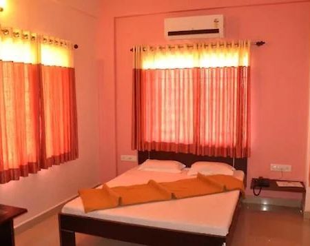 Hotel Mahakal Tulsi Somnāth エクステリア 写真