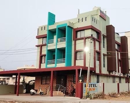 Hotel Mahakal Tulsi Somnāth エクステリア 写真